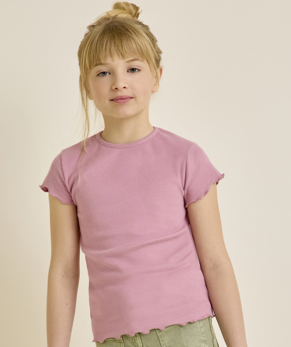 Pink girl's t-shirt, short sleeves with wavy edges