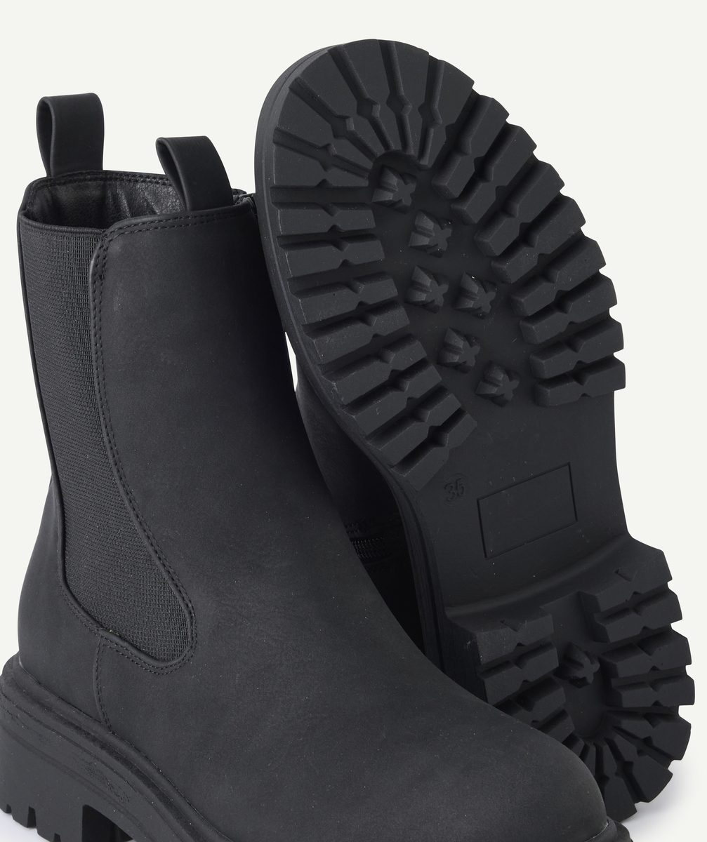 Collège fille-Bottes HB