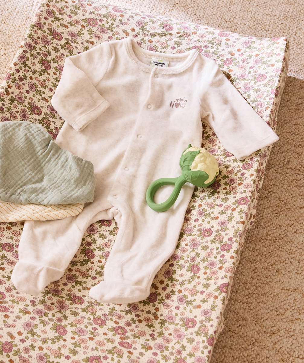 Babies' cream sleepsuit in velvet and recycled fibres